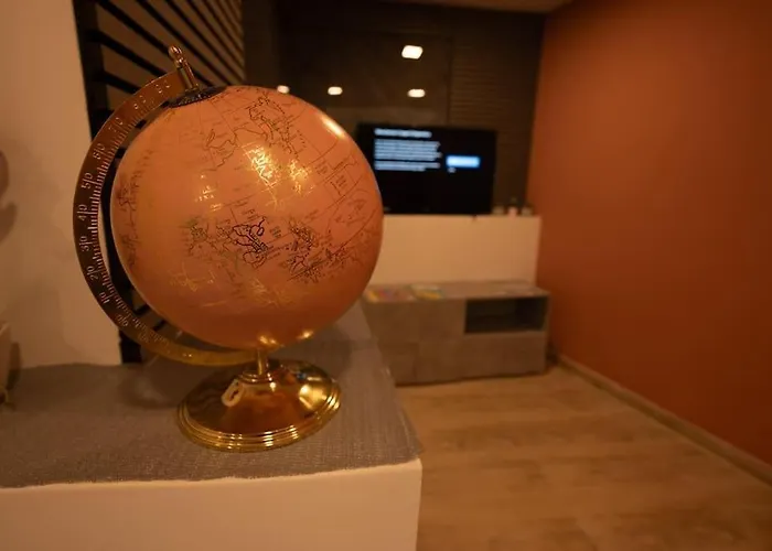 Duplex Modern House , Centrally Located Nyaraló