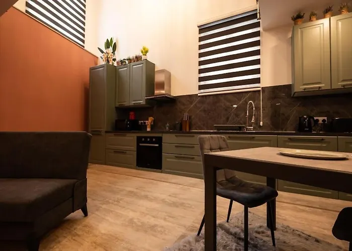 Duplex Modern House , Centrally Located Nyaraló Cospicua