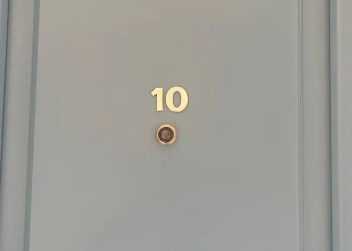 Nyaraló Duplex Modern House , Centrally Located