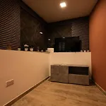 Ferienhaus Duplex Modern House , Centrally Located